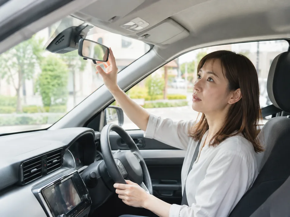 久しぶりの運転を再開する女性